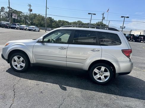 Used 2010 Subaru Forester 2.5X Limited AWD/4WD image 22
