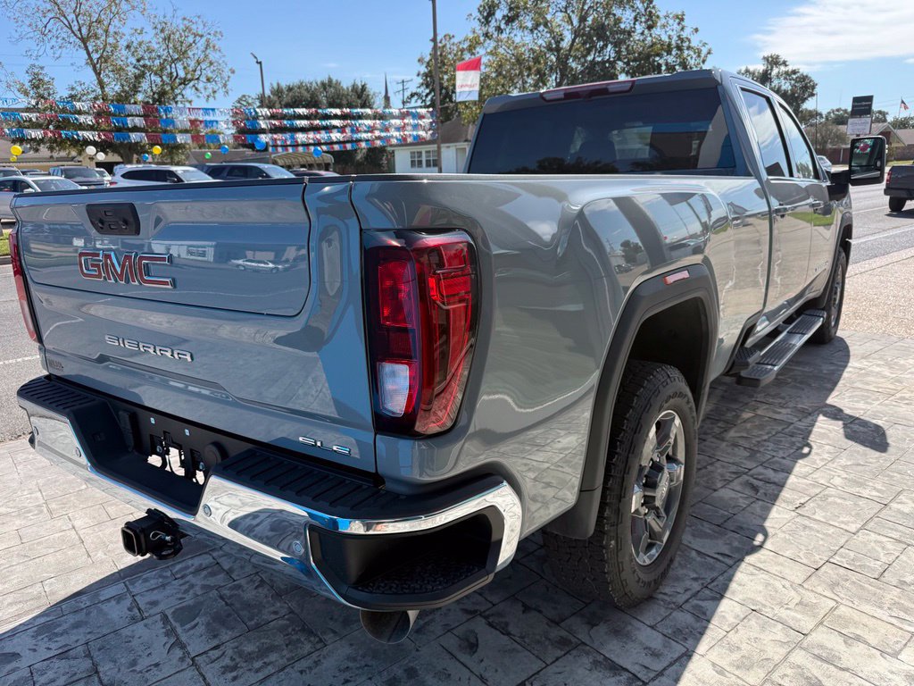 Used 2025 GMC Sierra 3500 SLE w/ Preferred Package RWD image 3