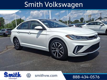 Certified 2025 Volkswagen Jetta SE
