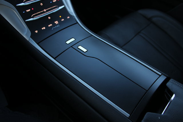 Used 2016 Lincoln MKZ w/ Equipment Group 300A Reserve FWD image 17