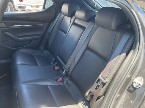 Used 2020 MAZDA MAZDA3 Hatchback w/ Premium Package FWD image 19