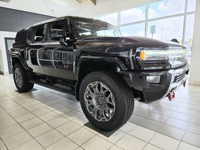 New 2025 GMC Hummer EV 2X w/ LPO, Sport Package