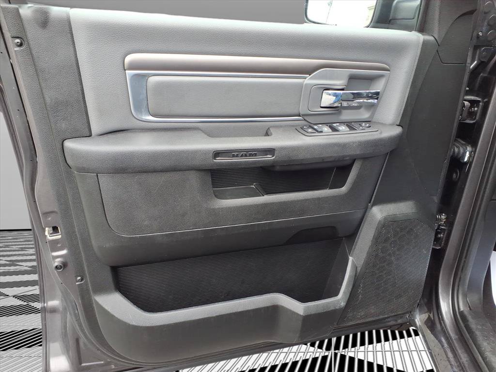 Used 2024 RAM 1500 Classic SLT AWD/4WD image 14