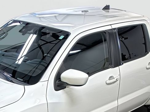 Used 2024 Nissan Frontier SV w/ SV Convenience Package AWD/4WD image 9