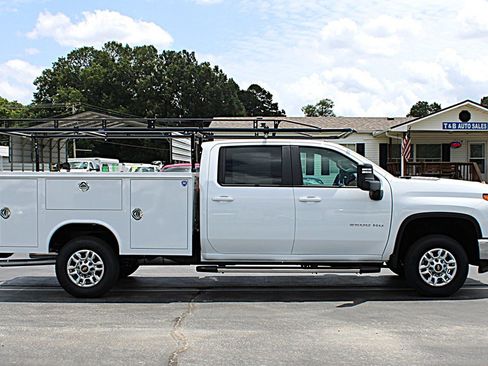Used 2025 Chevrolet Silverado 2500 LT w/ Convenience Package AWD/4WD image 10