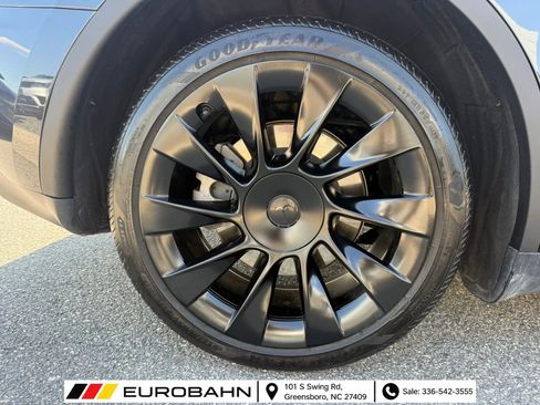 Used 2024 Tesla Model Y Long Range AWD/4WD image 29