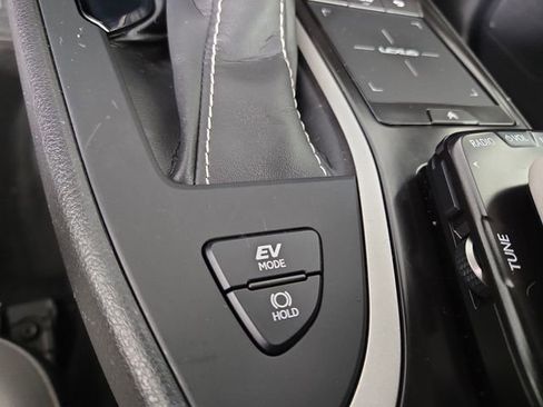 Used 2022 Lexus UX 250h w/ Premium Package image 28