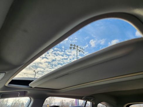 Used 2018 Toyota RAV4 XLE image 20