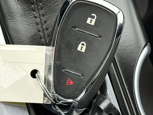 Used 2018 Chevrolet Equinox LS image 35