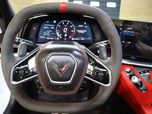 Used 2024 Chevrolet Corvette Stingray Premium Conv w/ Z51 Performance Package image 45