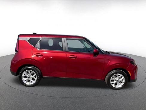 Used 2025 Kia Soul LX w/ LX Technology Package image 16