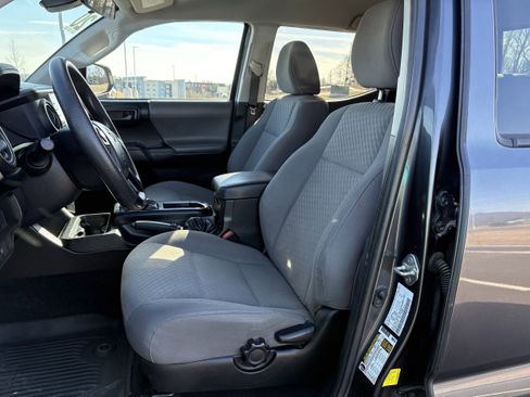 Used 2020 Toyota Tacoma SR image 25