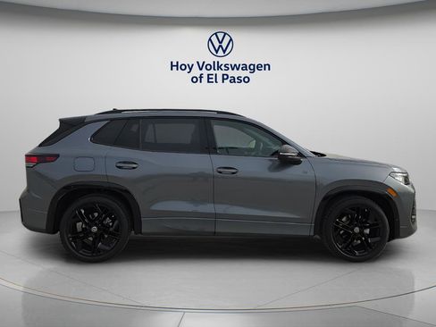 New 2026 Volkswagen Tiguan SE R-Line image 2