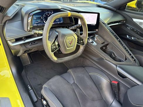 Used 2020 Chevrolet Corvette Stingray Premium Cpe w/ 3LT Preferred Equipment Group image 16