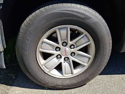 Used 2016 GMC Sierra 1500 SLE w/ SLE Value Package AWD/4WD image 4