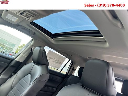 New 2026 Toyota Highlander XLE AWD/4WD image 16