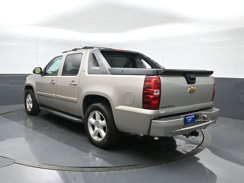Used 2007 Chevrolet Avalanche LTZ w/ LTZ Preferred Equipment Group image 4