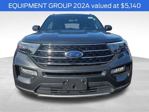 Used 2020 Ford Explorer XLT w/ Equipment Group 202A image 3