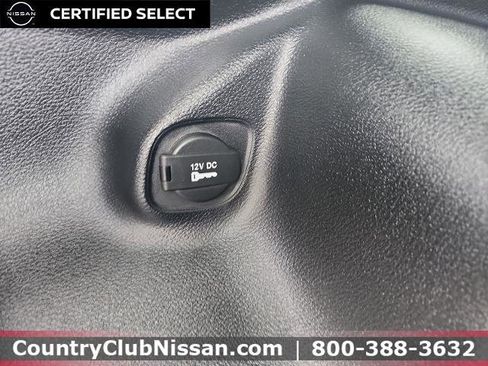 Used 2020 Jeep Cherokee Latitude Plus w/ Cold Weather Group AWD/4WD image 29
