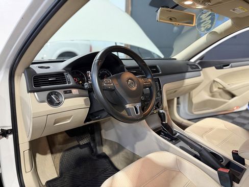 Used 2014 Volkswagen Passat TDI SE image 10