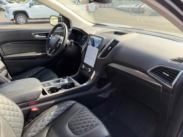 Used 2024 Ford Edge Titanium w/ Equipment Group 301A AWD/4WD image 22