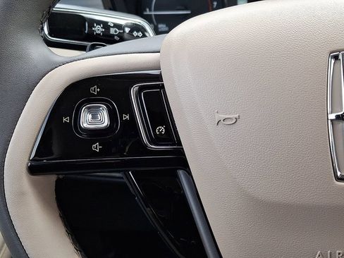 Certified 2022 Lincoln Corsair AWD w/ Equipment Group 101A image 21