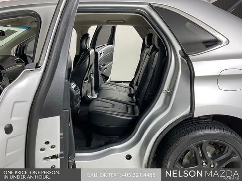 Used 2018 Ford Edge Titanium image 12