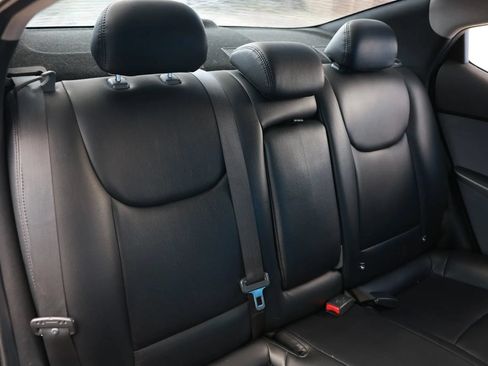 Used 2016 Hyundai Elantra SE FWD image 24