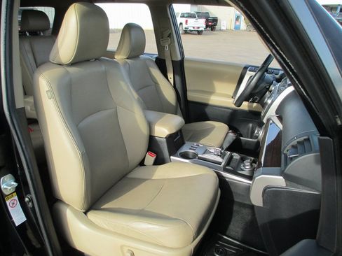 Used 2015 Toyota 4Runner Limited image 20