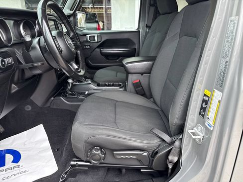 Used 2021 Jeep Wrangler Unlimited Sport AWD/4WD image 9