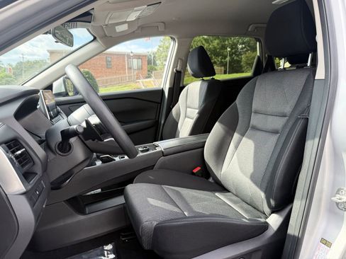 Used 2024 Nissan Rogue SV image 13