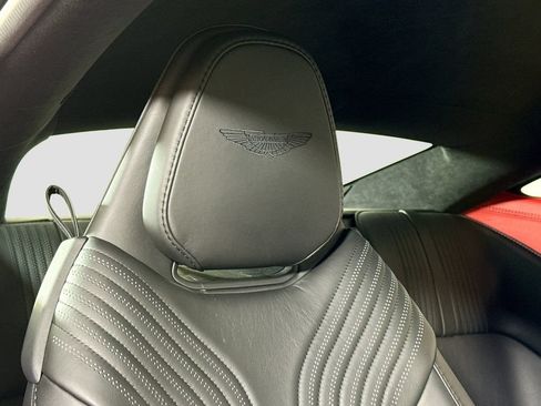 Used 2021 Aston Martin DB11 Coupe RWD image 21