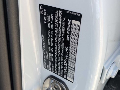 New 2025 Porsche Macan Turbo image 28