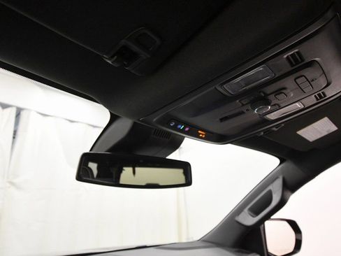 Used 2024 Chevrolet Tahoe Premier image 28