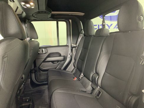 Used 2023 Jeep Gladiator Overland w/ LED Lighting Group image 31