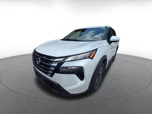 Used 2025 Nissan Rogue SV AWD/4WD image 9