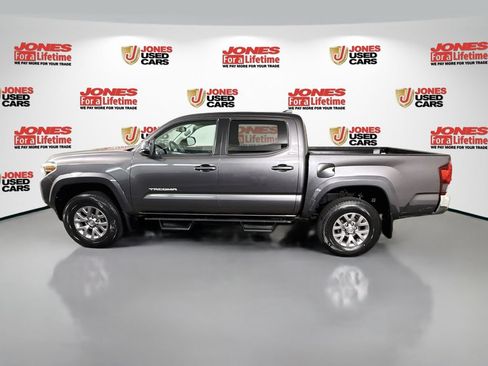 Used 2019 Toyota Tacoma SR5 RWD image 12