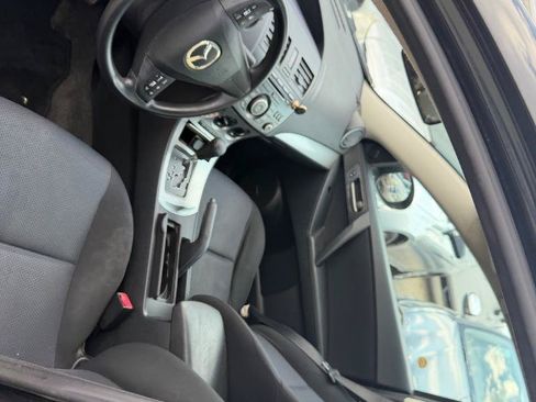 Used 2010 MAZDA MAZDA3 i Touring FWD image 12