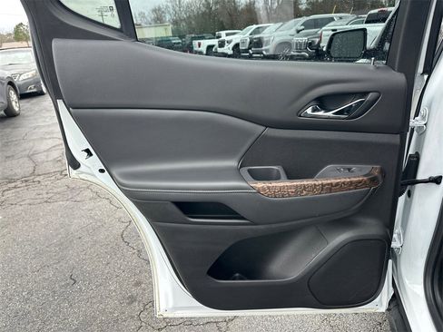 Used 2022 GMC Acadia Denali w/ Denali Ultimate Package image 22