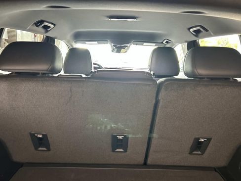Used 2024 Chevrolet Equinox EV LT FWD image 30