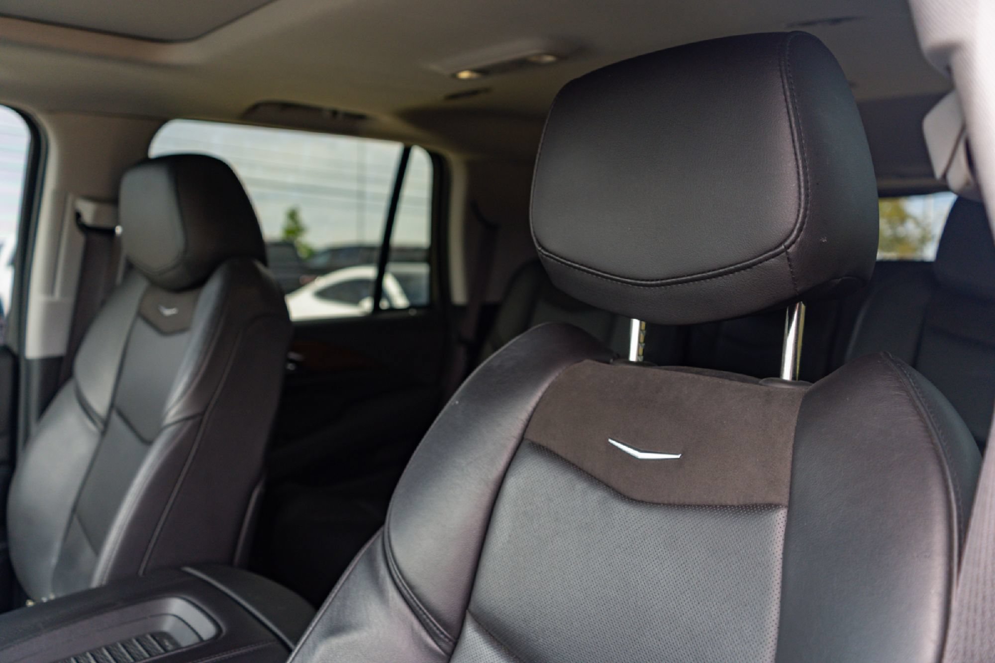 Used 2020 Cadillac Escalade Luxury RWD image 10