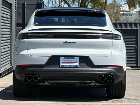 Used 2026 Porsche Cayenne E-Hybrid Coupe AWD/4WD image 7