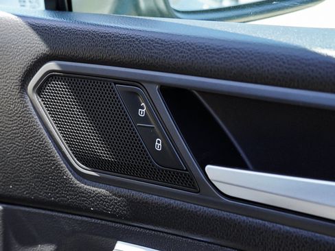 Used 2019 Volkswagen Tiguan SE AWD/4WD image 27