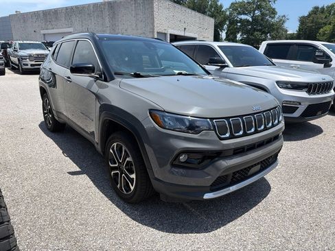 Used 2022 Jeep Compass Limited AWD/4WD image 2
