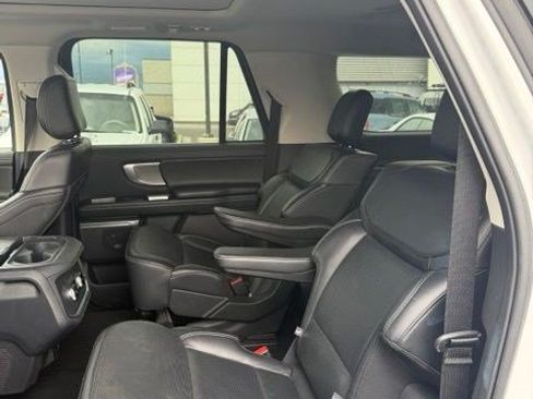 Used 2025 Ford Expedition Max Platinum AWD/4WD image 15