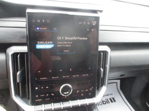 Used 2025 GMC Acadia Elevation image 17