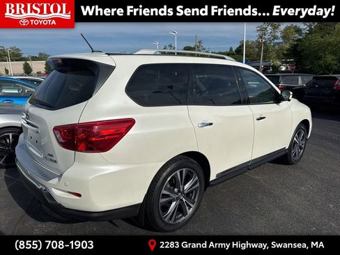 Used 2018 Nissan Pathfinder Platinum AWD/4WD image 5
