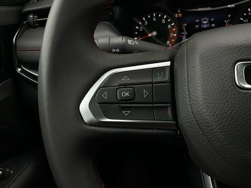 Used 2025 Jeep Compass Trailhawk w/ Trailer Tow Group image 34