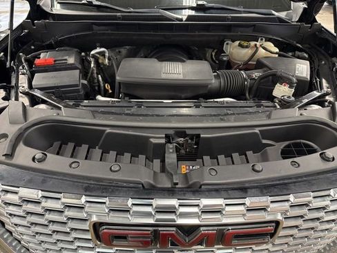Used 2021 GMC Yukon Denali w/ Denali Ultimate Package AWD/4WD image 31