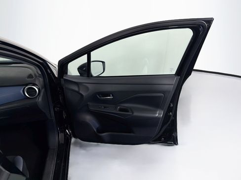 Used 2025 Nissan Versa SV FWD image 32